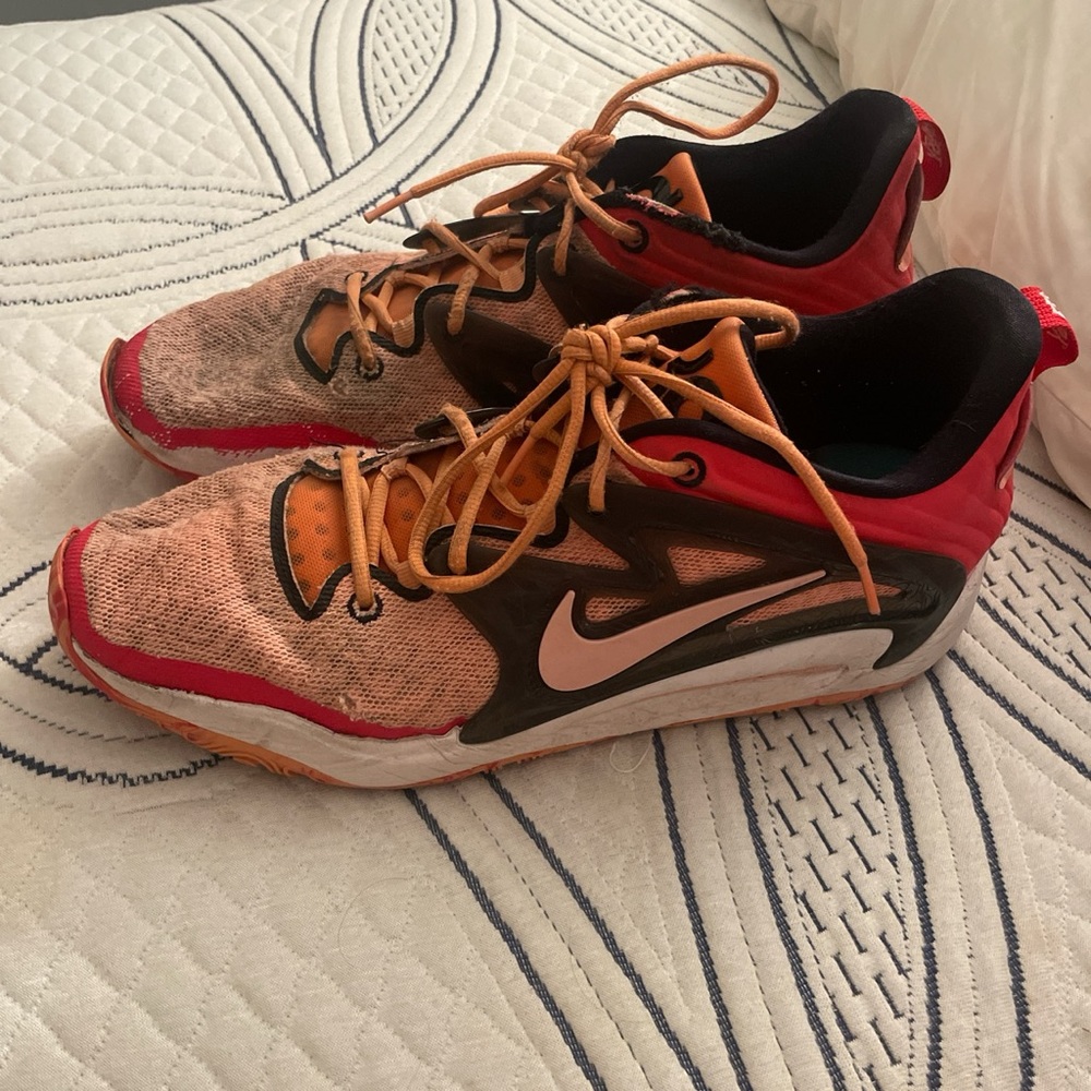 Nike KD 15 “crimson community”